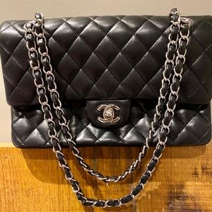 Chanel medium double flap lamb skin silver Hdwr.